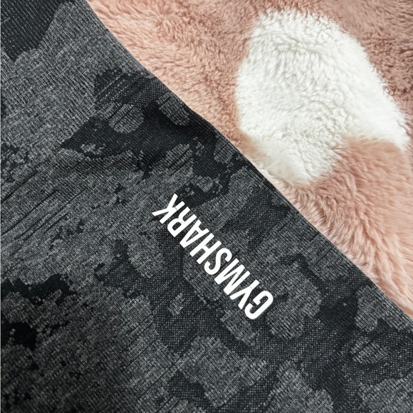 OG Gymshark Camo Shorts - Picture 4 of 6